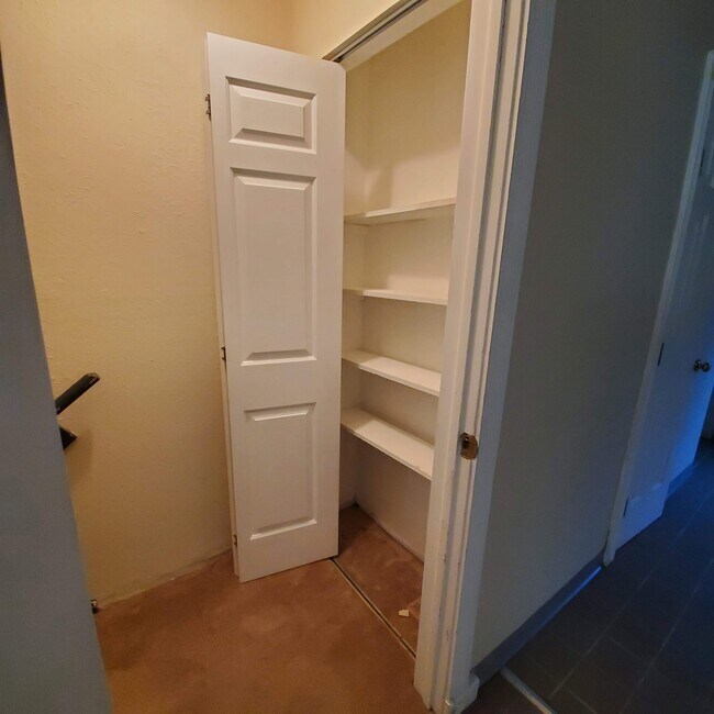 Pantry - 4345 N Gilwood Dr