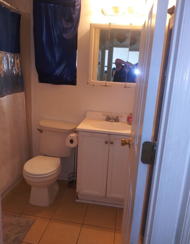 Building Photo - 6827 Rojo Ct