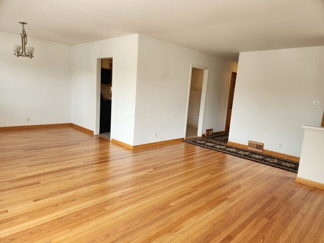 Foto del edificio - 7453 N Karlov Ave