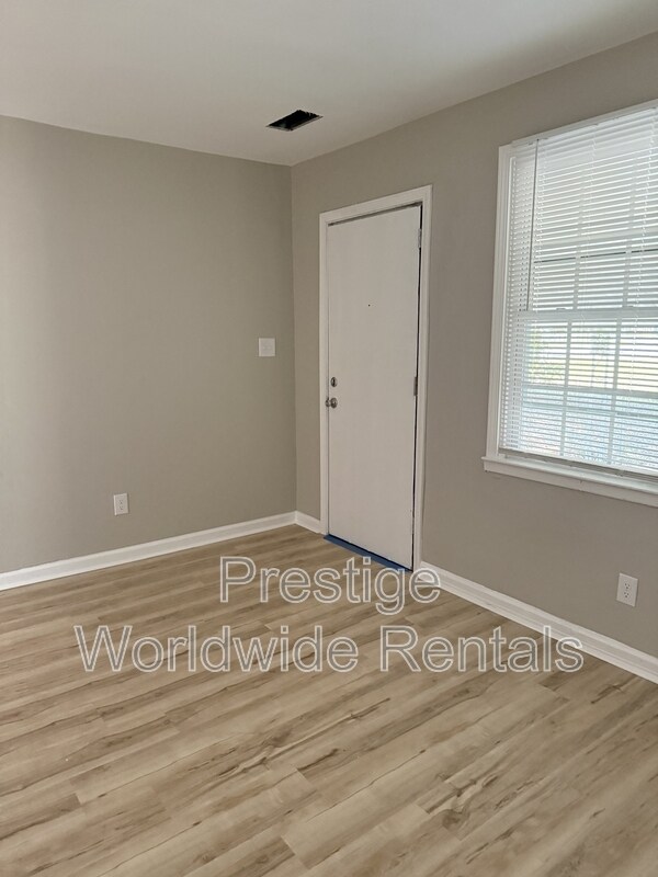 Building Photo - 3115 Meade St