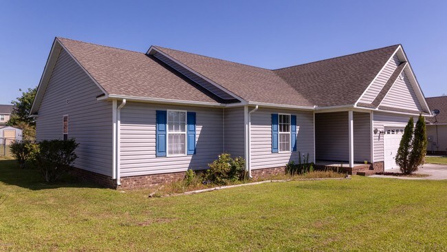 Building Photo - 662 Old Hammock Rd