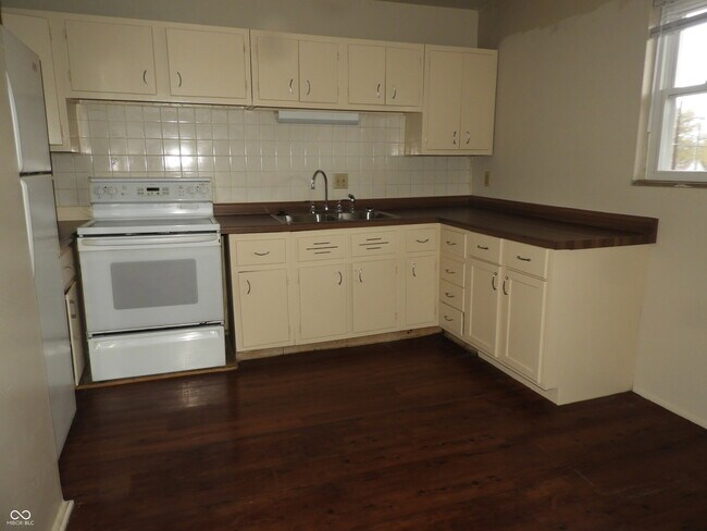 Foto del edificio - 6006 Dickson Rd