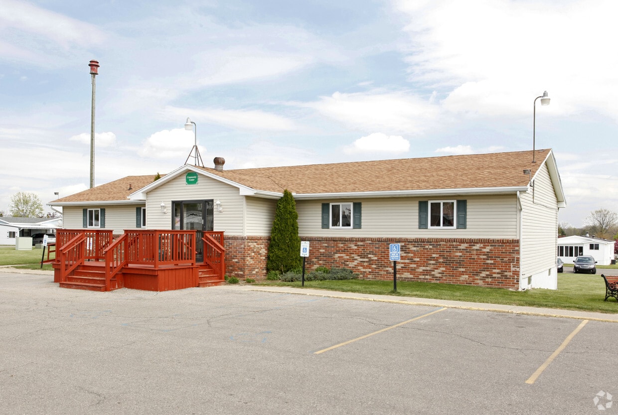 Building Photo - Highlands Estates
