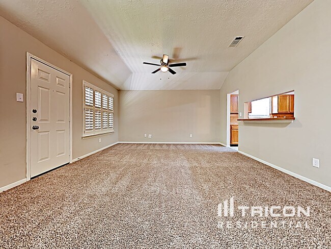 Foto del edificio - 824 Oakridge Dr