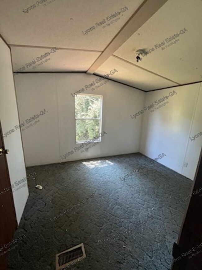 Building Photo - 1632 Pine Top Trail