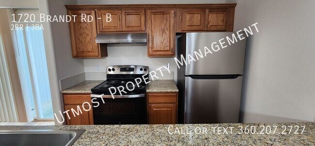 Building Photo - WOW, Two master suites with their own priv...