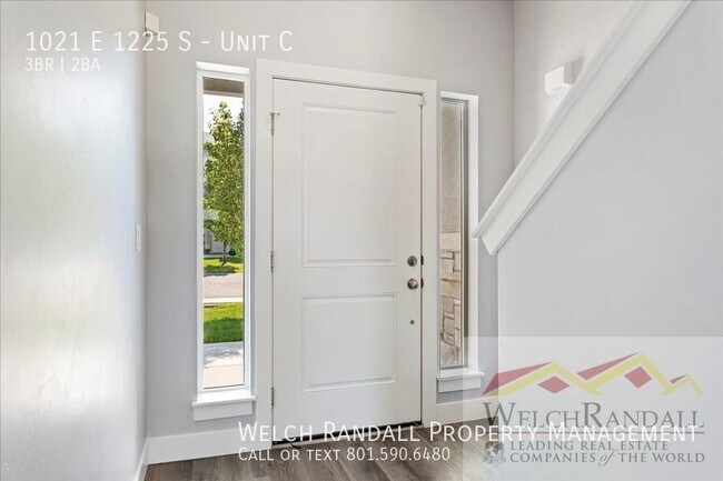 Building Photo - Beautiful Townhome in Clearfield