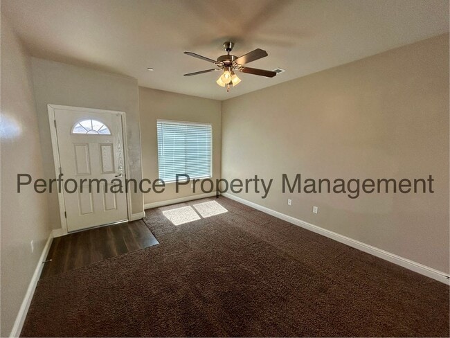 Building Photo - Stunning 4 Bed/2 Bath in Wasco w/ RBP & Se...