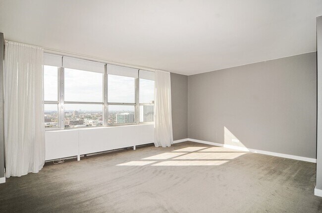 sala de estar - 655 W Irving Park Rd
