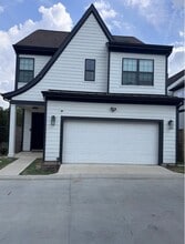 Building Photo - 5505 Oakmont Villas Dr