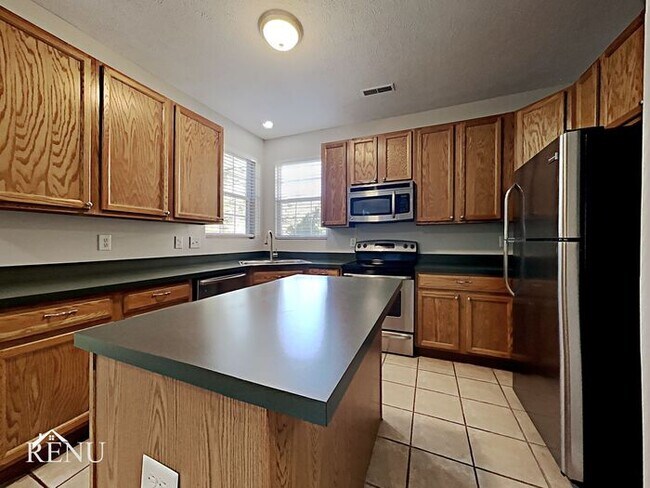 Foto del edificio - 12978 Ross Crossing