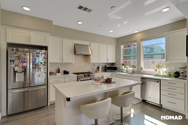 Building Photo - Charming 3BR 3.5 Bath Townhome in Sunnyvale