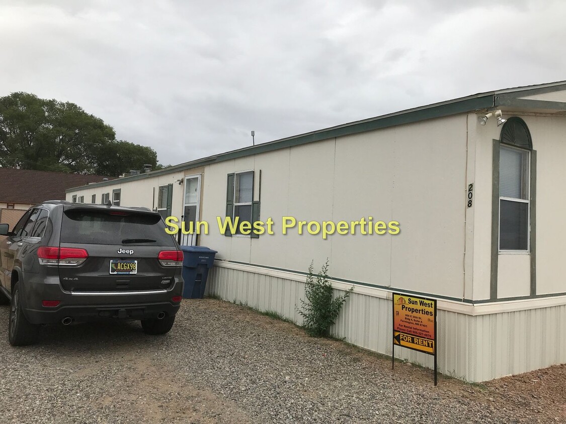 Primary Photo - 3 Bedroom, 2 Bathroom Mobile Home