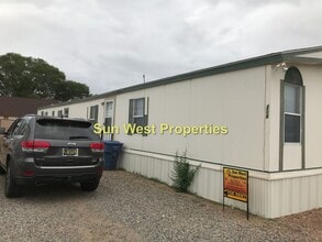Building Photo - 208 Robinson Ave