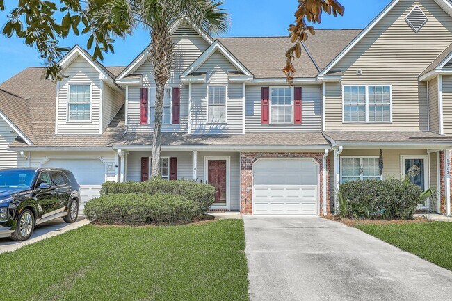 Foto del edificio - Charming 3-Bedroom Townhome in Summer Wood...