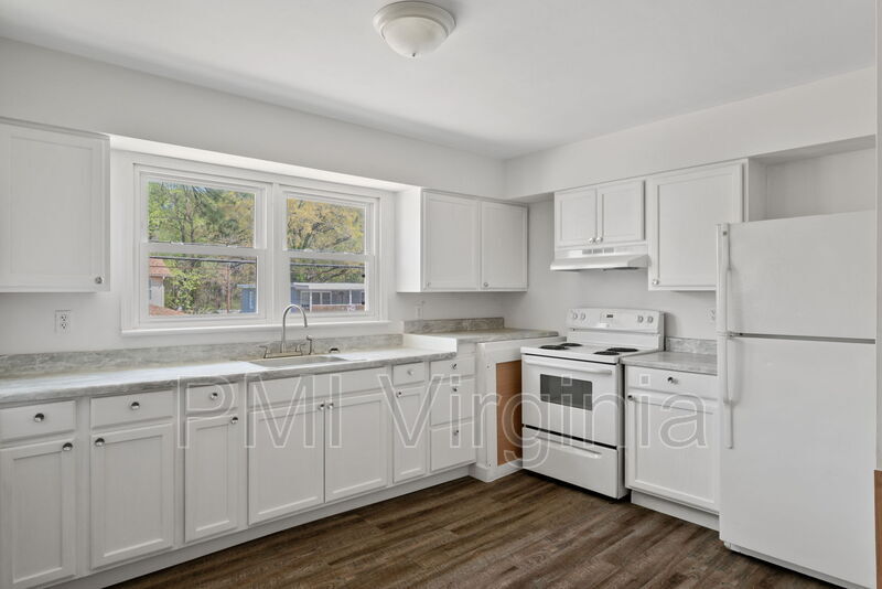 472 N Oceana Blvd Unit B, Virginia Beach, VA 23454 Condo for Rent in