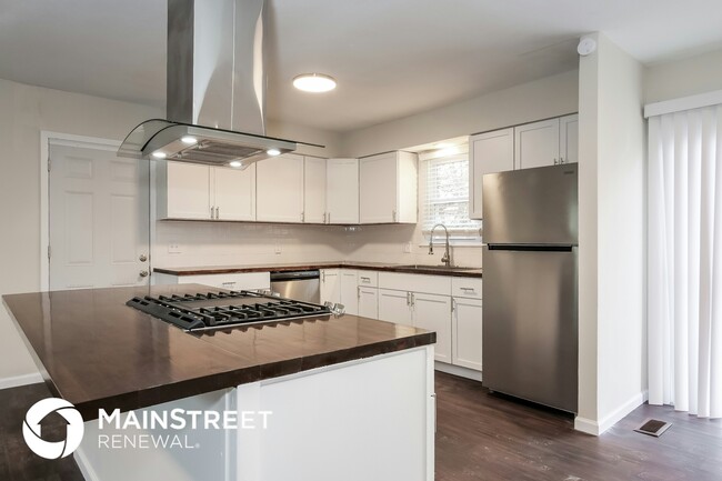 Foto del edificio - 17243 Chestnut Dr
