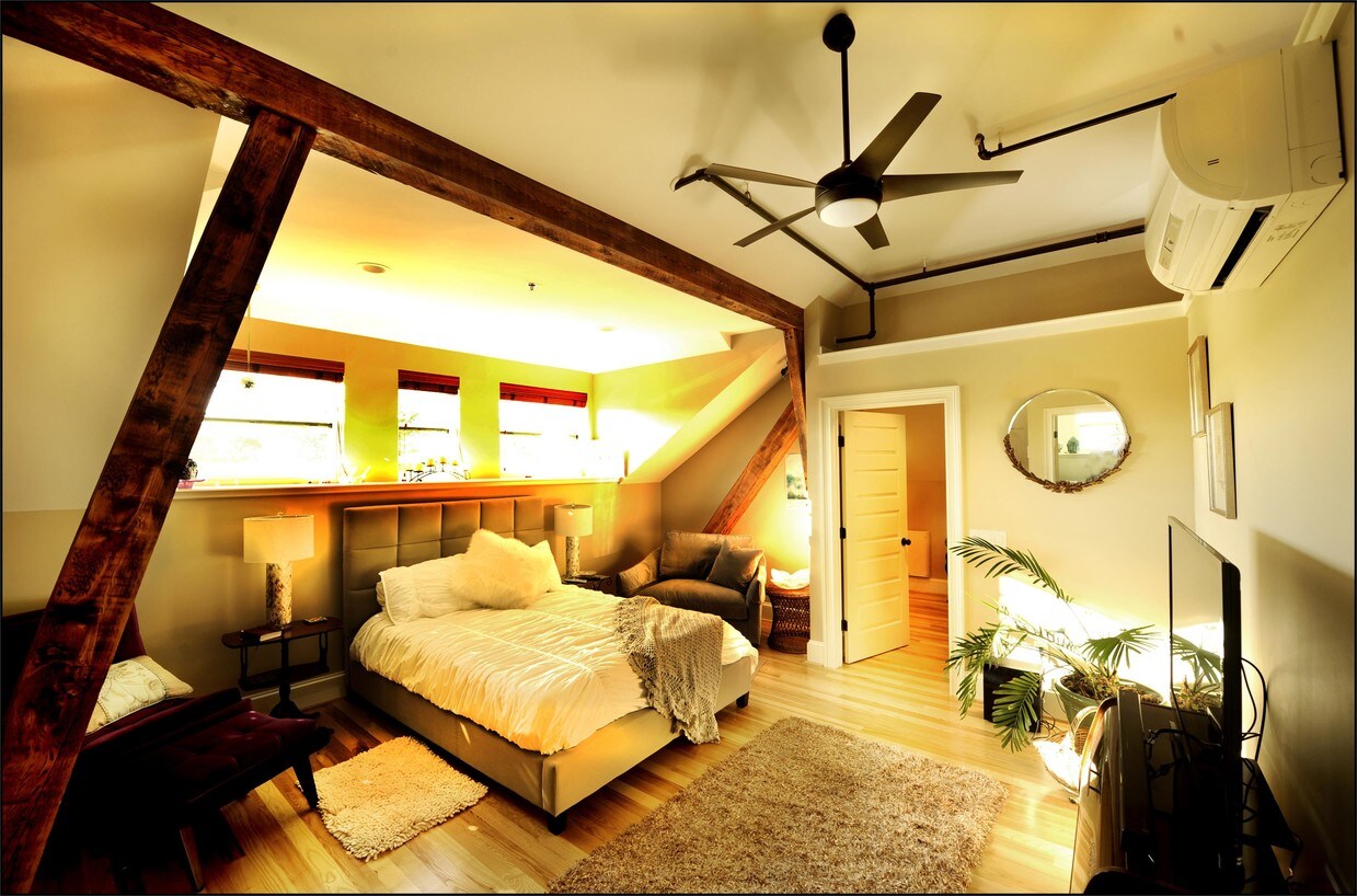 51 Allen St Unit Apartment 301, Greenfield, MA 01301 Room for Rent in