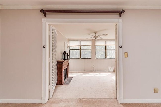 Building Photo - 80 Montre Square NW