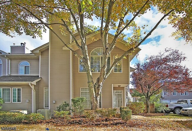Foto del edificio - 101 Birchwood Rd