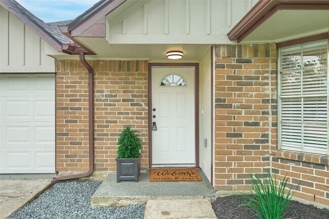 Foto del edificio - 12307 White River Dr