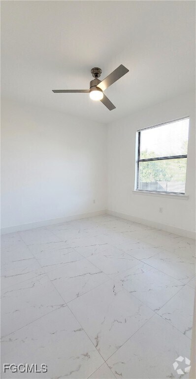 Building Photo - 4402 Golfview Blvd