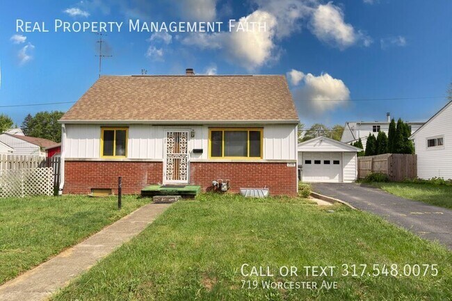 Building Photo - 3-Bedroom house