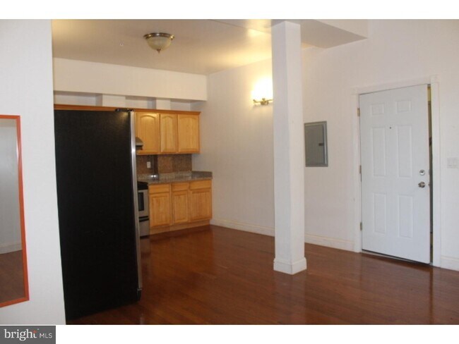 Building Photo - 1021 Ridge Ave