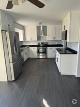 Building Photo - 13760 Plumbrook Rd