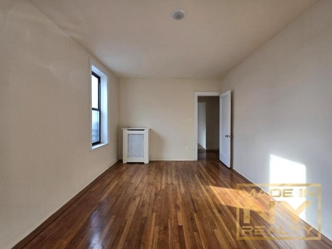 2 bedroom in FLUSHING NY 11358 - 2 bedroom in FLUSHING NY 11358 Apartment