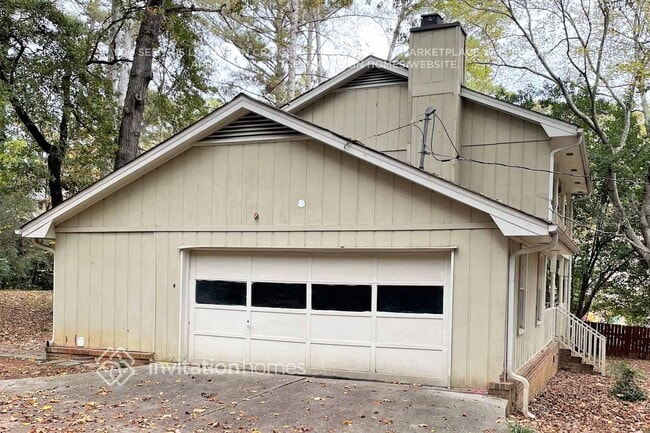 Building Photo - 1569 Briarwood Ln SW