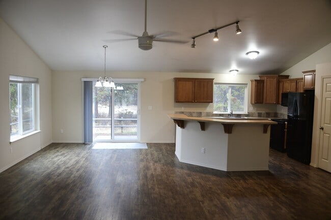 Foto del edificio - 51325 Mitts Way