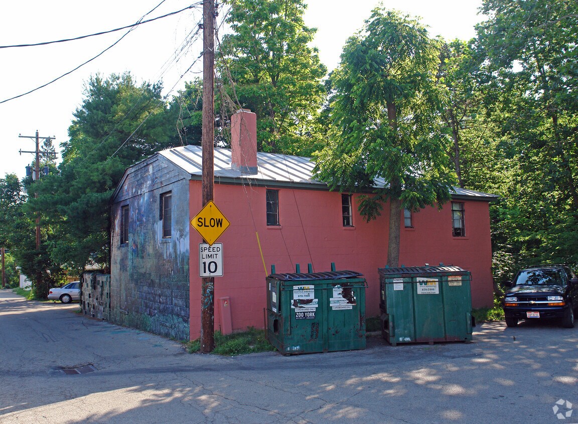 Foto principal - 230 Corry St