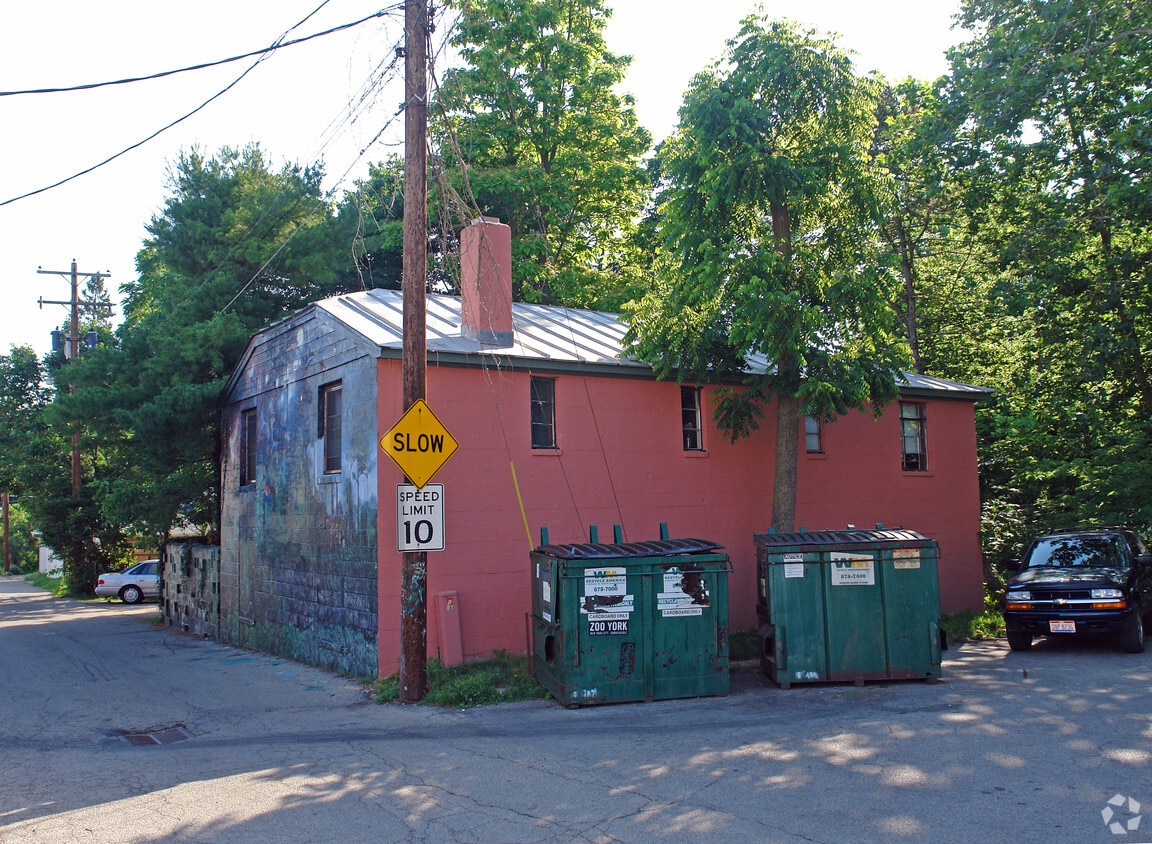 Primary Photo - 230 Corry St