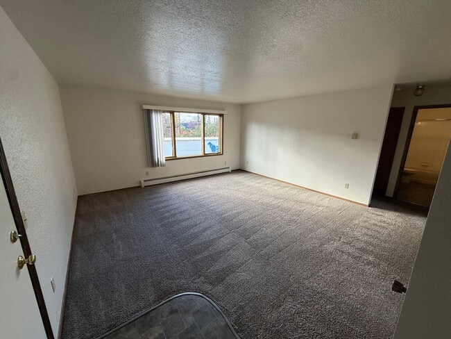 Foto del edificio - 216 N Flower St