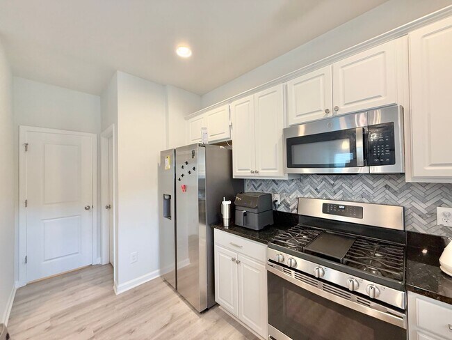 Foto del edificio - Modern 4BD, 2.5BA Knightdale Home with a F...