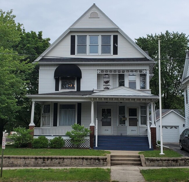 Building Photo - 204 Crawford Ave