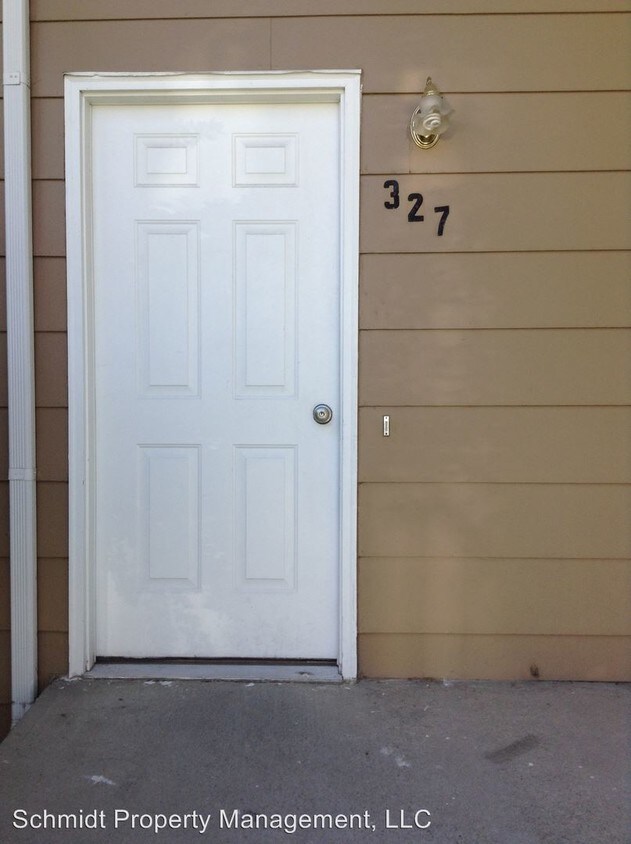 Primary Photo - 4 br, 2 bath Apartment - 327 North 16th Ave.