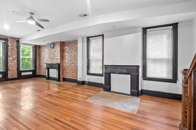 Building Photo - 2106 Cherokee St