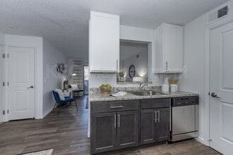 Interior Photo - Windsor Place Apartment