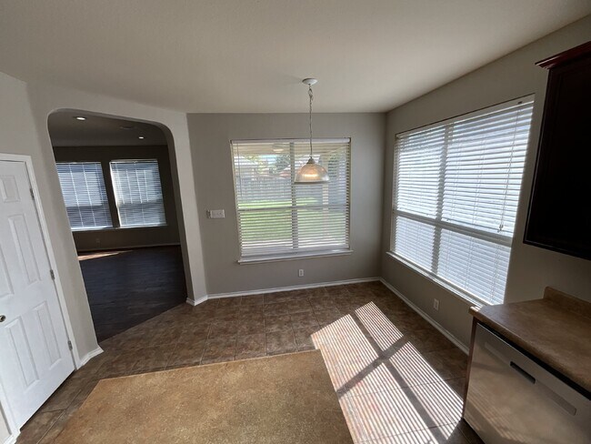 Foto del edificio - "Charming 3-Bed Oasis with Granite Touches & Cozy Fireplace in Cibolo!"