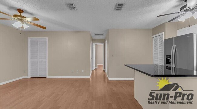 Building Photo - 1005 Fox Trace Ct
