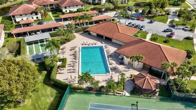 Foto del edificio - 741 SW South River Dr