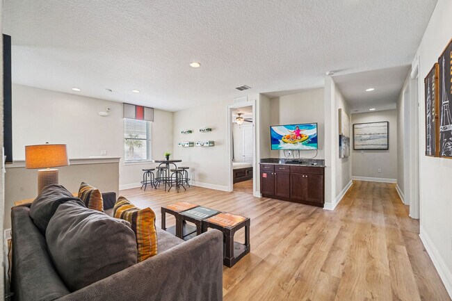 Foto del edificio - 1220 Grand Traverse Pkwy