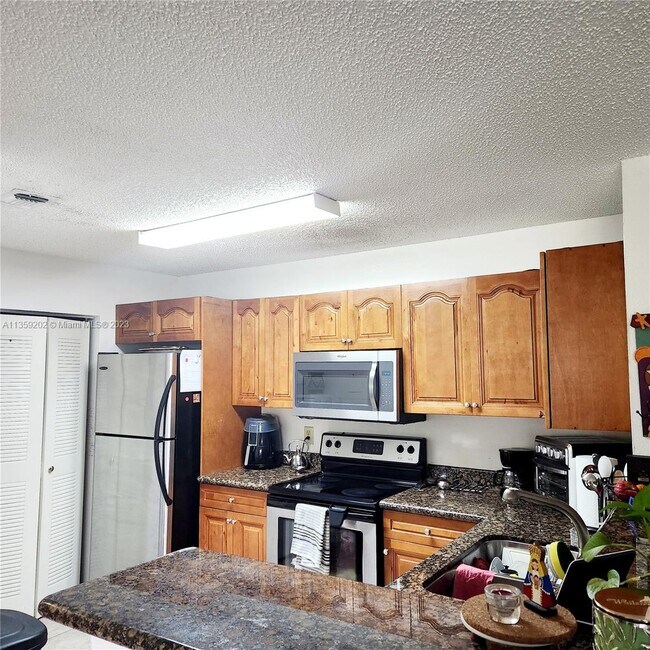 Foto del edificio - 11255 W Atlantic Blvd