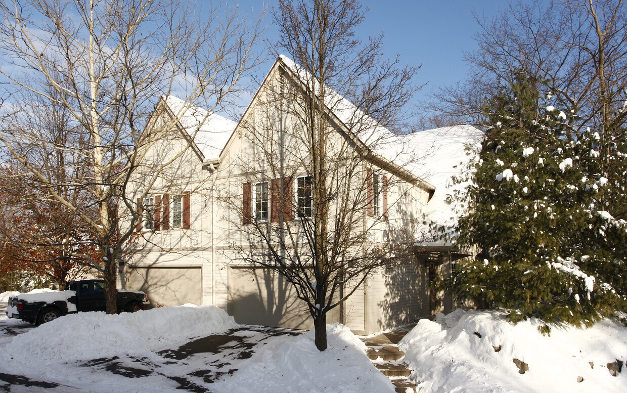 Ridgewood Apartments in Ann Arbor, MI