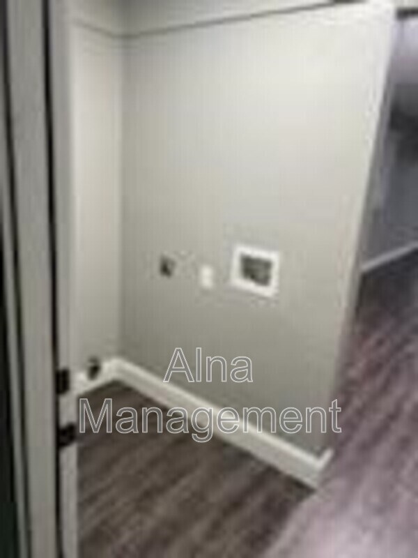 Foto del edificio - 12215 High Meadow Dr