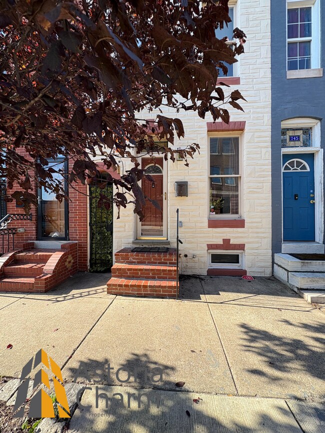 Foto del edificio - One month free with 13 month lease. $250 I...