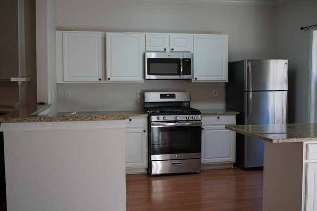 Stainless Steel Appliances - 5840 Reps Trace