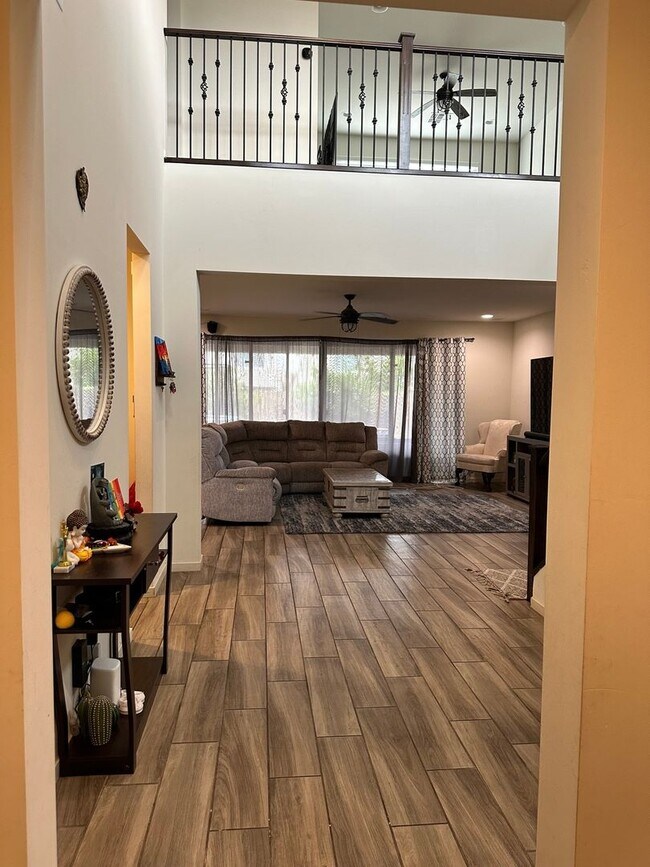 Foto del edificio - 3 Bedroom Single Family Home in Peoria